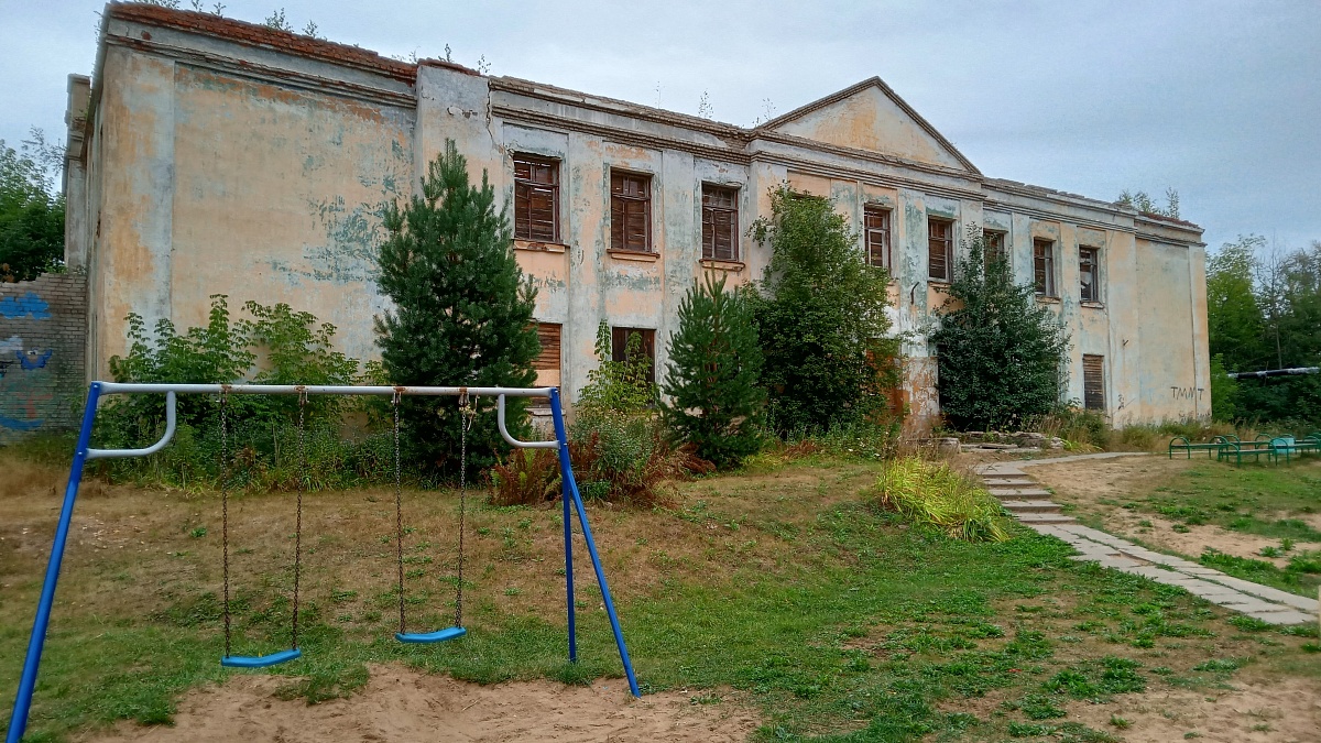 В Кирове проверяют заброшенные здания, чтобы туда не могли пробраться дети