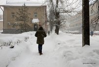 Ребенку, на которого в Кирове обрушился снег, диагностировали черепно-мозговую травму