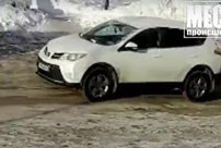 В Кирове разыскивают автоледи на Toyota, сбившую ребёнка