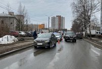 За сутки под колеса легковушек в Кирове попали два пешехода