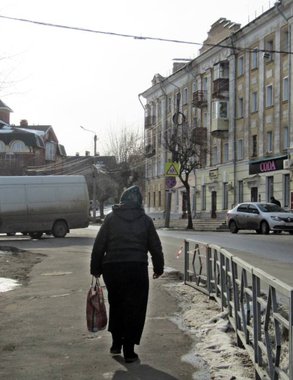 Курьер-мошенник из Татарстана забрал у пенсионерки из Кировской области последние деньги