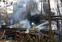 В Кирове ночью сгорел дом, принадлежащий администрации: эвакуированы 4 человека