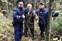 «От переохлаждения начал снимать с себя одежду»: полицейские спасли в лесу грибника