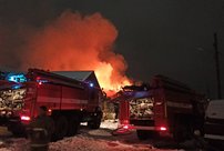 Страшный пожар в Чистых прудах: квартал окружили пожарные