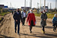 Елена Ковалева обсудила вопрос ремонта дороги в Малой Субботихе с местными жителями