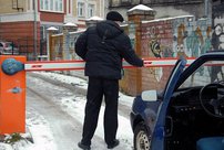 С 1 января шлагбаумы во дворах будут сносить: кого это коснется