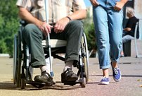 Пенсии по инвалидности для 1, 2 и 3 групп в 2021 году поднимут: как и кого коснется
