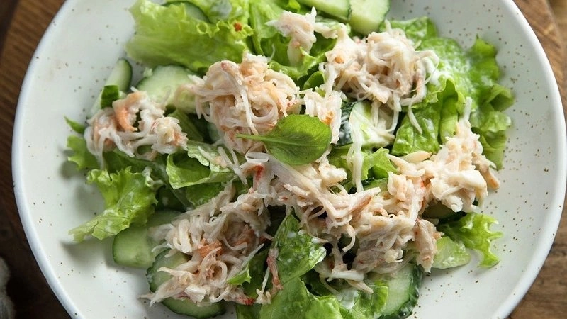 Простой рецепт для похудения: салат с крабовыми палочками. Едим, и вес пропадает