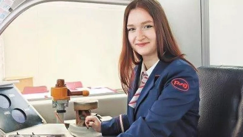 Кировчанка стала первой женщиной-машинистом электрички