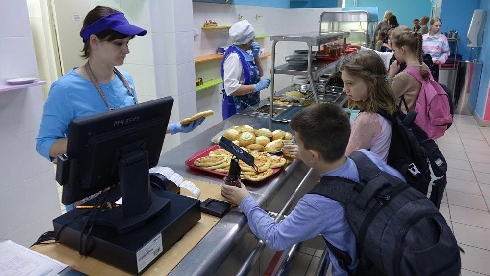 Главная картинка новости: В кировских детсадах выявили массовые нарушения при оформлении документов на продукты