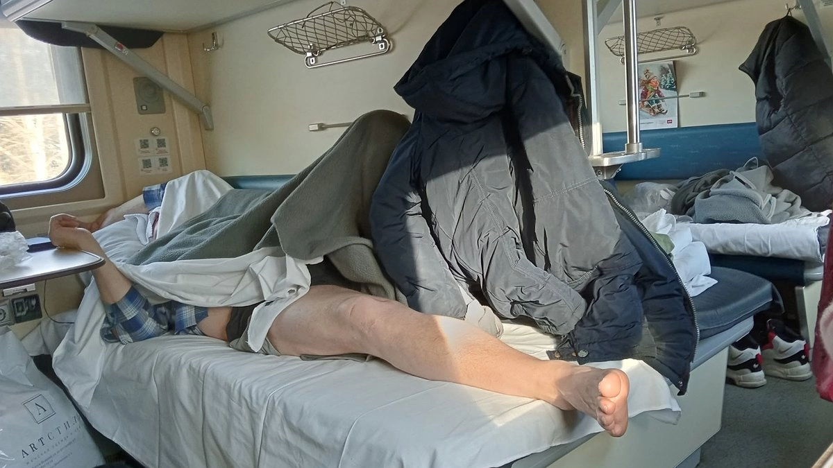 "В этом поезде хамоватые проводницы, драки и воровство": 3 российских поезда, на которые чаще всего жалуются пассажиры