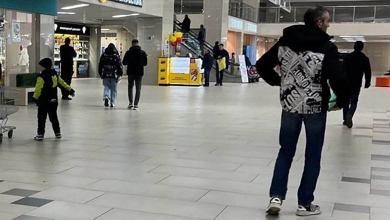 В Кирове подростки разгромили игровой зал в торговом центре