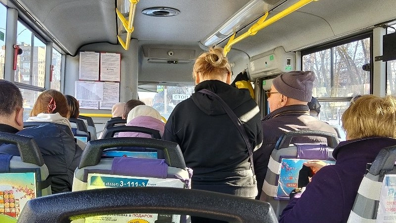 Сразу несколько автобусов в Кирове изменят свои маршруты почти на полгода