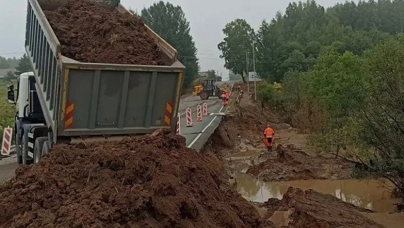 Две дороги размыло ливнями в Фаленском районе