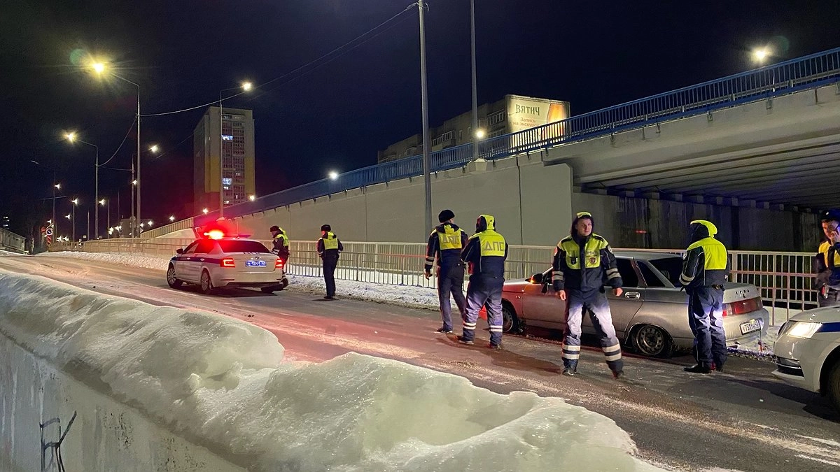 Главная картинка новости: «Не хотите сказать, куда едете?» — почему сотрудники ДПС стали чаще задавать этот вопрос водителям