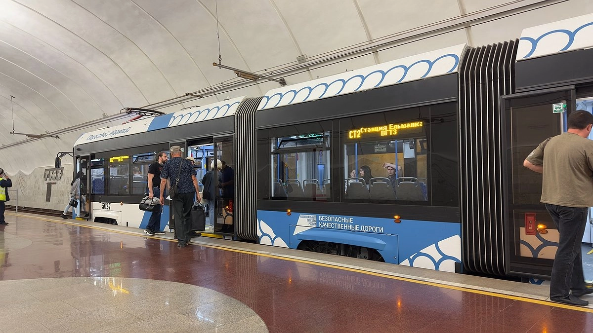 Дама с сорокалетним сыном потребовала место в вагоне, девушка отказала — кто прав?