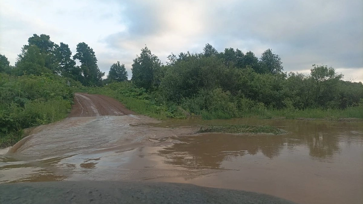 Мост через Немду в Немском районе затопило после сильного ливня