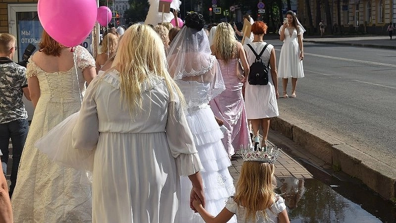 Кировчан массово распишут в День Молодежи