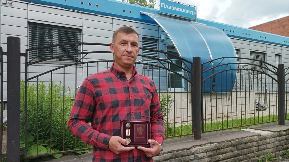 Главная картинка новости: Сотрудник кировской колонии спас жизнь человеку, став донором стволовых клеток