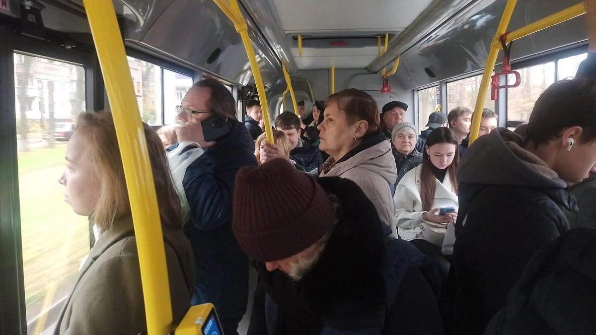 Главная картинка новости: Мошенники разорили жителей Кирова на полтора миллиарда рублей