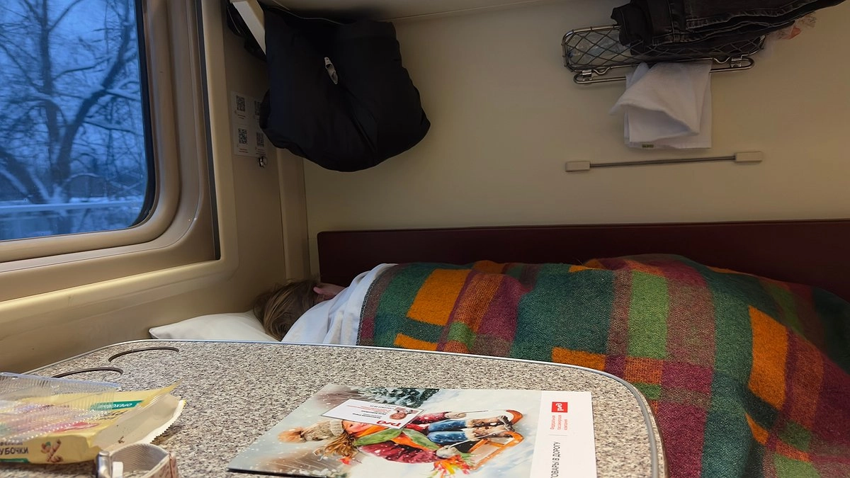 Нужно ли уступать нижнюю полку в поезде пожилым - запомните раз и навсегда