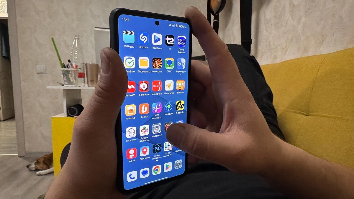 Главная картинка новости: Можно ли оставлять телефон на зарядке на всю ночь? Запомните раз и на всю жизнь