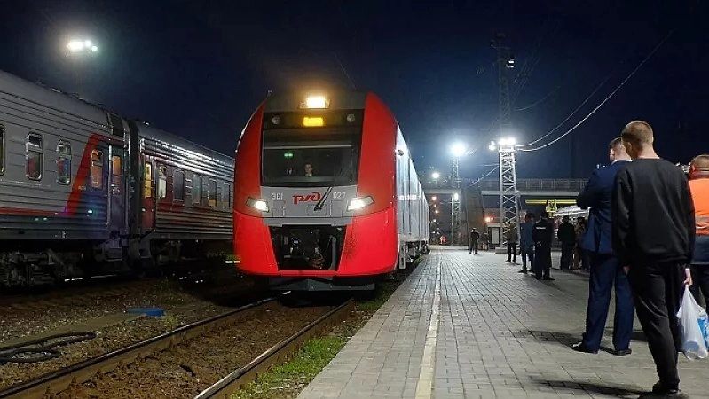 Поезд из Анапы в Киров задерживается из-за атаки БПЛА в Воронежской области