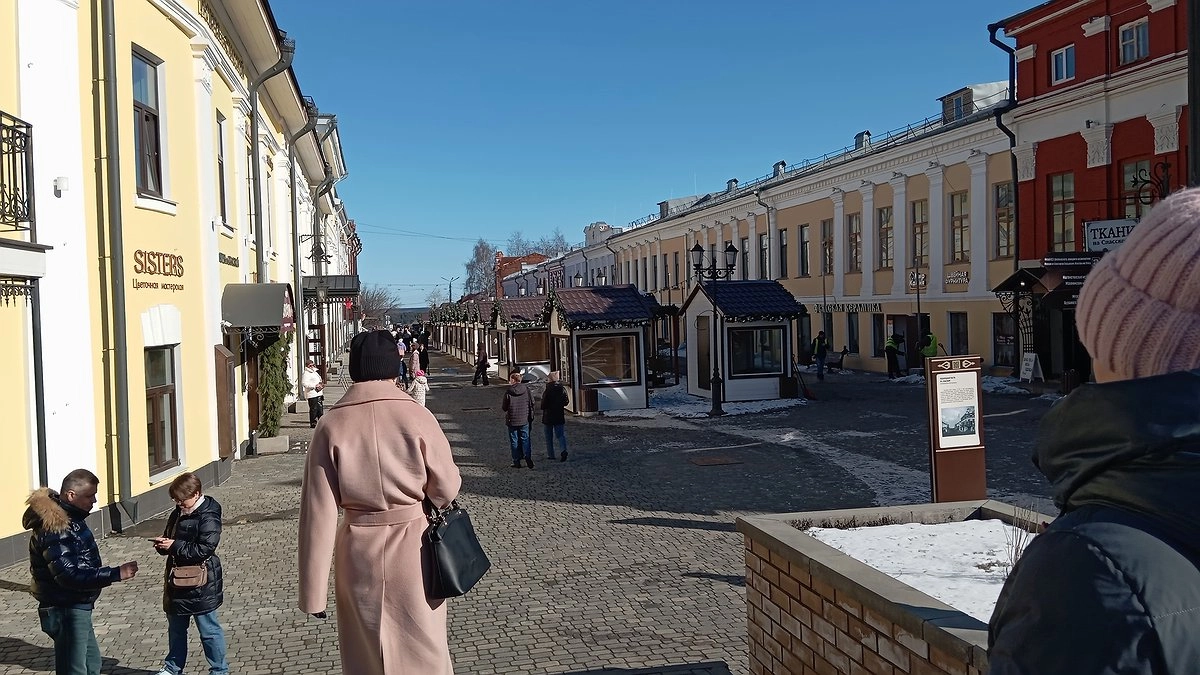 Главная картинка новости: 9 шапок, которые превращают всех женщин в тёток, и модные шапки на осень и зиму