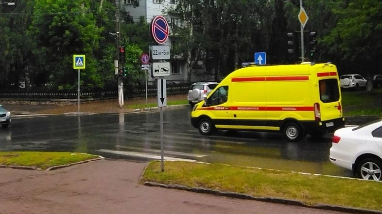 В Кирове водитель иномарки насмерть переехал женщину