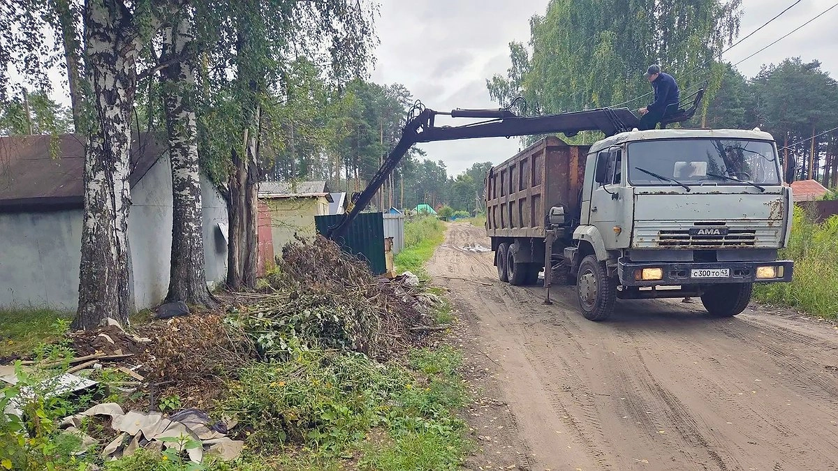 Мы всегда так делаем: жители Кировской области устроили свалку на месте только что убранной