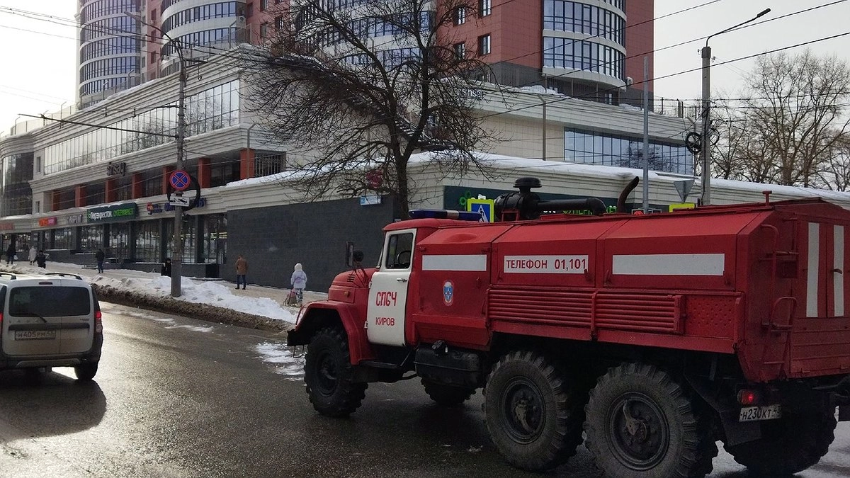 За сутки в Кировской области произошло шесть пожаров и девять ДТП