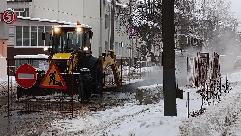 Главная картинка новости: В Кирове ограничили проезд по улице Труда