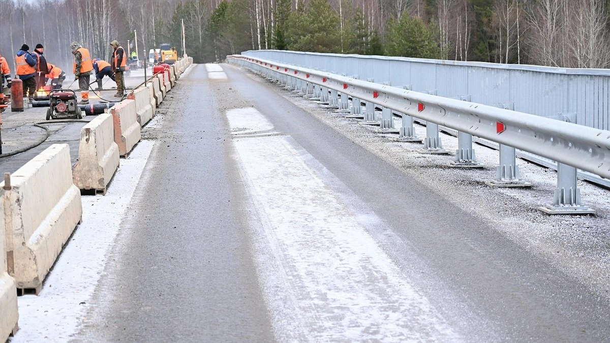 Главная картинка новости: Масштабный ремонт моста через реку Кобра в Нагорском районе выходит на финишную прямую