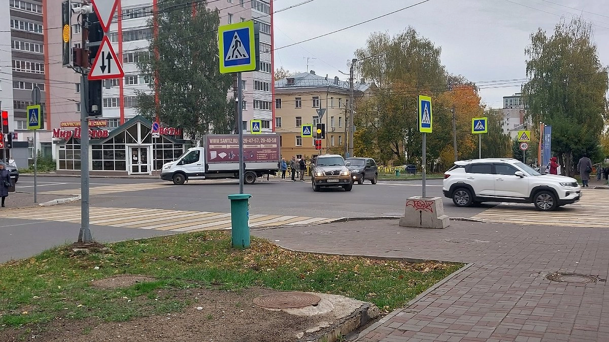 ГАИ поясняет - что делать, если уже пересекли стоп-линию и загорел красный сигнал светофора