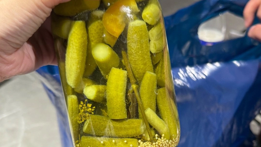 Хрустящая "бомба" на зиму - этим огурчикам нет равных. Душистые, вкусные и без стерилизации!