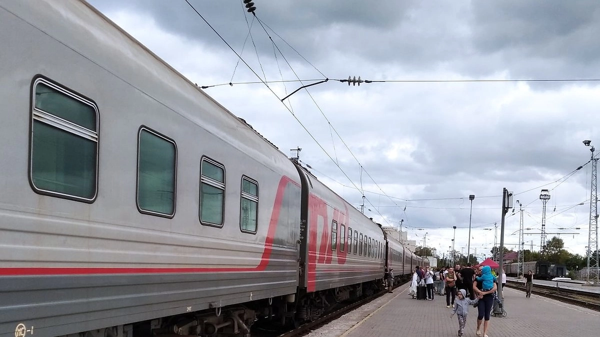 Борьба за нижние полки в поезде: мамочки придумали хитрый способ заставить пассажира уступить полку снизу - не ведитесь