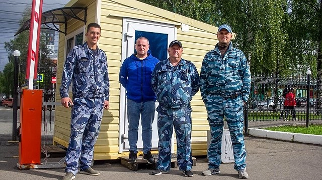 Главная картинка новости: Кировские врачи спасли 3-летнюю девочку, которую сбил самокатчик