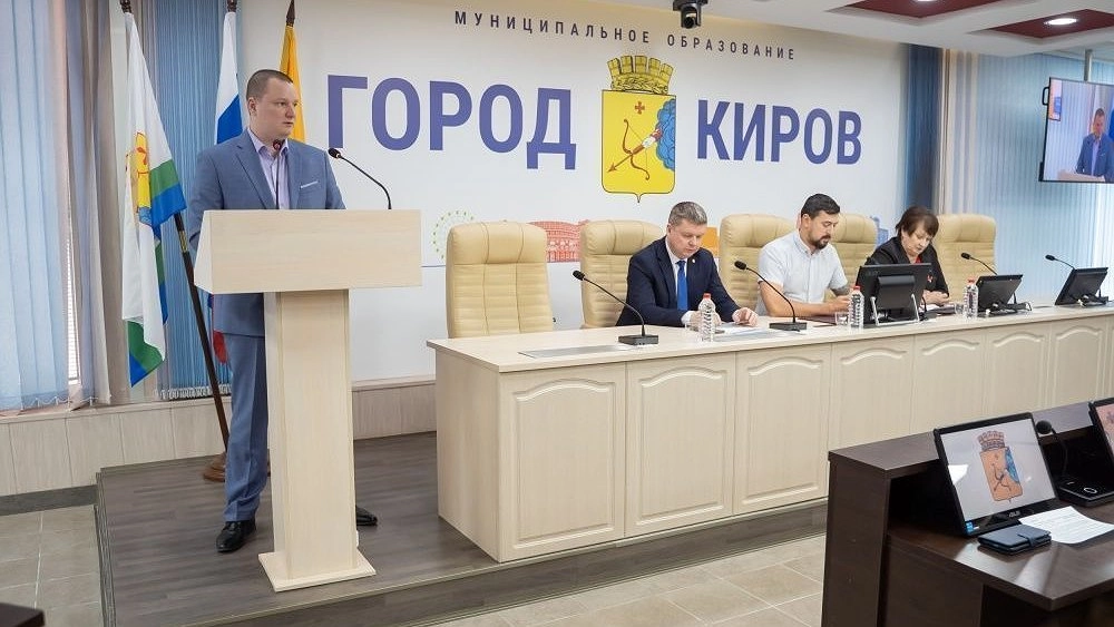 Власти города раскритиковали автоперевозчиков, на которых жалуются кировчане