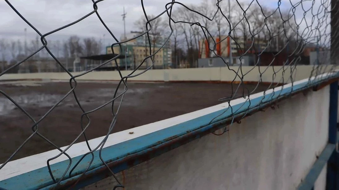 Две умных спортплощадки в Кирове за 58 млн рублей не пережили зиму