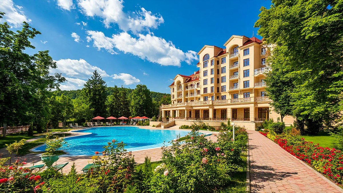 Популярный курорт оказался помойкой: безвкусная еда, агрессивный персонал и конские цены