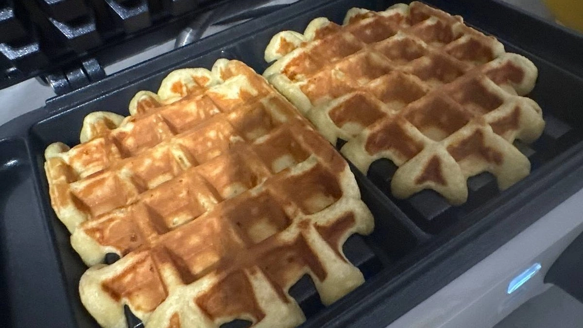 Главная картинка новости: По гениальности этому рецепту нет равных: ароматные и мягкие вафли, в которые влюбилась вся моя семья