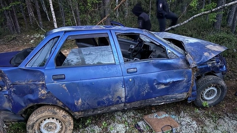 Водитель бросил людей в машине в ДТП под Омутнинском
