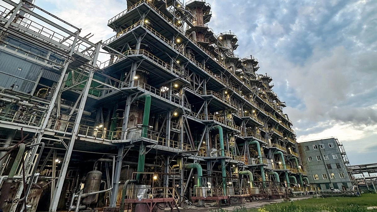 Главная картинка новости: В филиале «КЧХК» провели ремонтные работы оборудования в цехе производства азотной кислоты