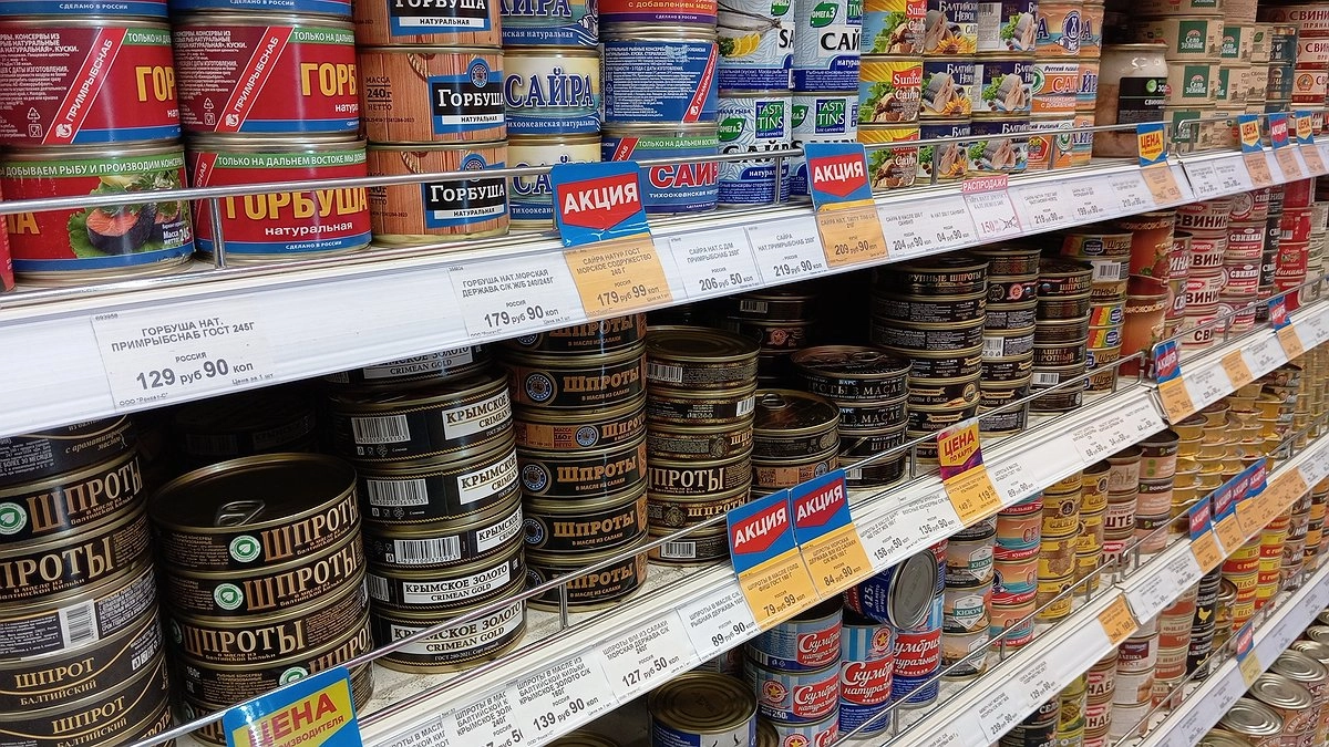 Главная картинка новости: Я открыла 10 банок тушенки и только в трех увидела настоящее мясо — вот как теперь выбираю ее в магазине