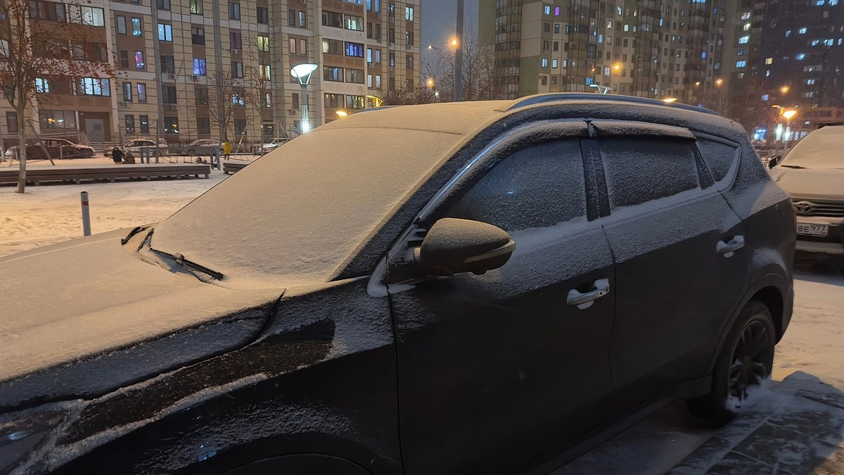 Главная картинка новости: Лобовое стекло авто больше не замерзнет: вот что нужно на него положить - без наледи даже в -35