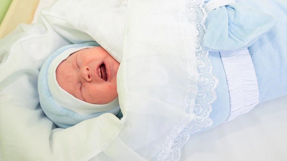 Главная картинка новости: "Рожденная в знатной семье":  в Кировской области родилась девочка с величественным именем