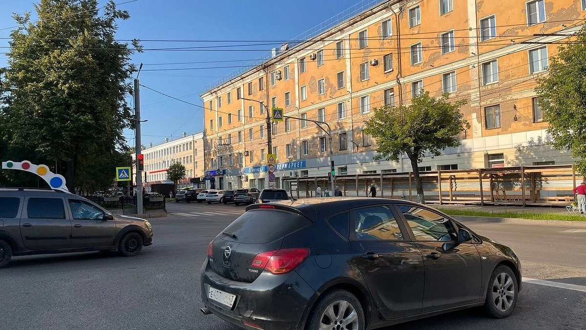 Можно ли пересекать сплошную при завершении обгона: ставим точку в вопросе