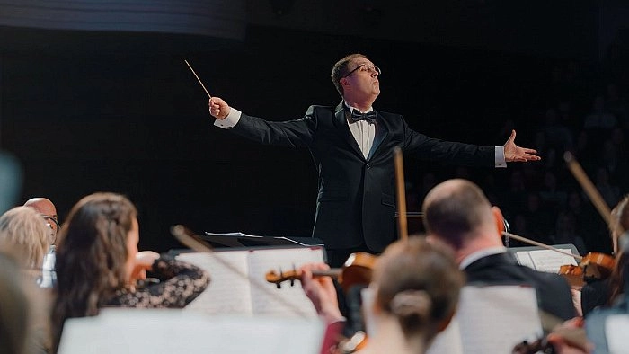 Главным дирижером Вятского симфонического оркестра стал Денис Немирович‑Данченко