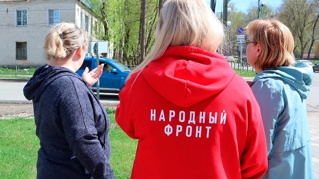 В Кирове маме больного ребенка предложили самой залатать рухнувшую крышу
