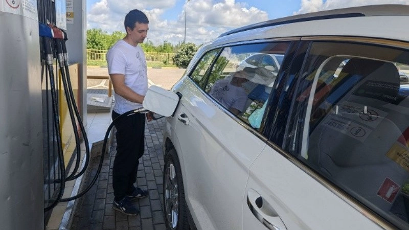 В Кирове начали падать цены на бензин